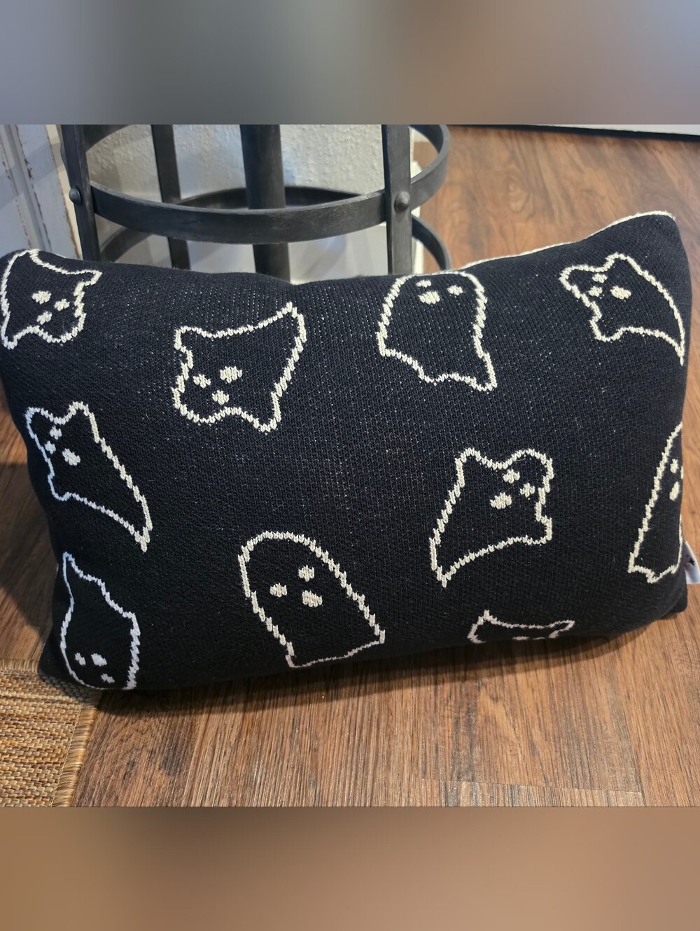 Ghost pillow reversible